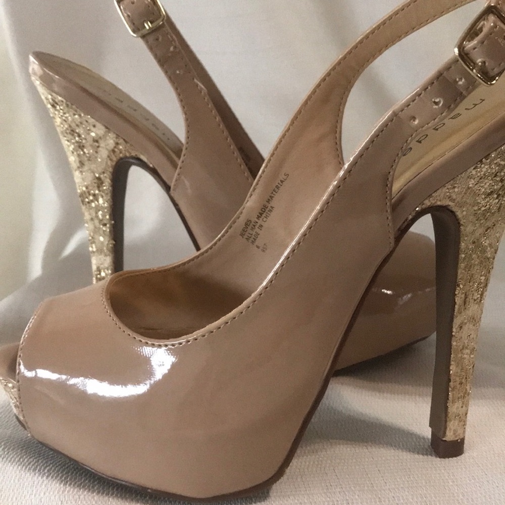 Madden Girl nude patent leather peep toe - Picture 2 of 8